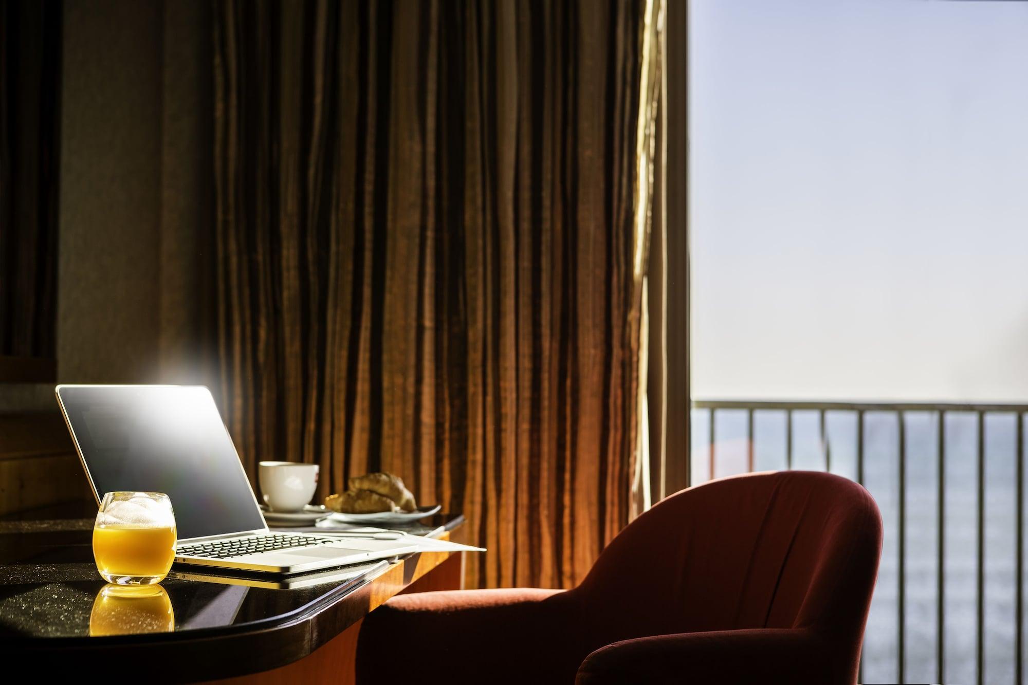 Mare Hotel Савона Екстериор снимка