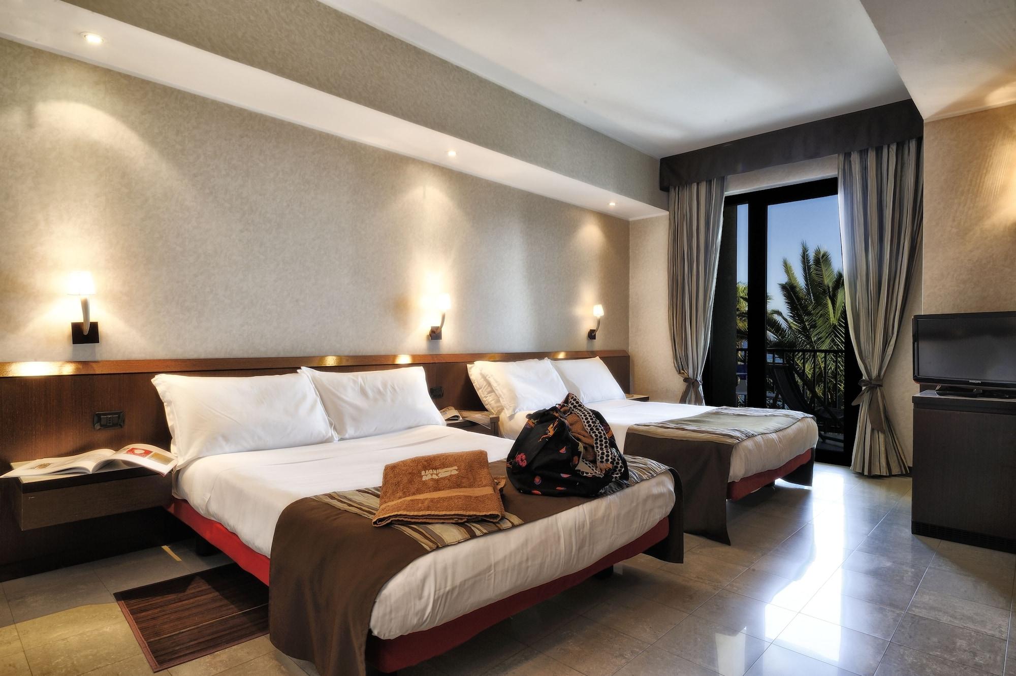 Mare Hotel Савона Екстериор снимка