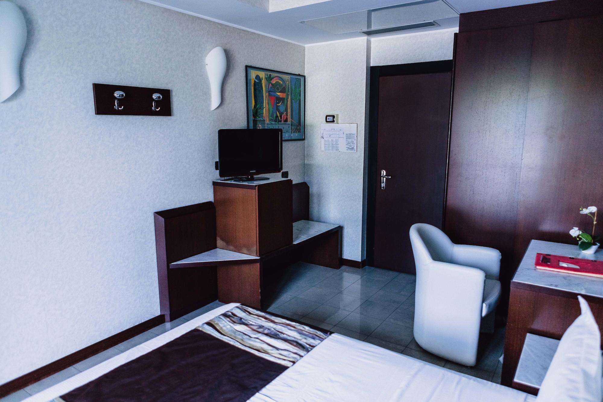 Mare Hotel Савона Екстериор снимка