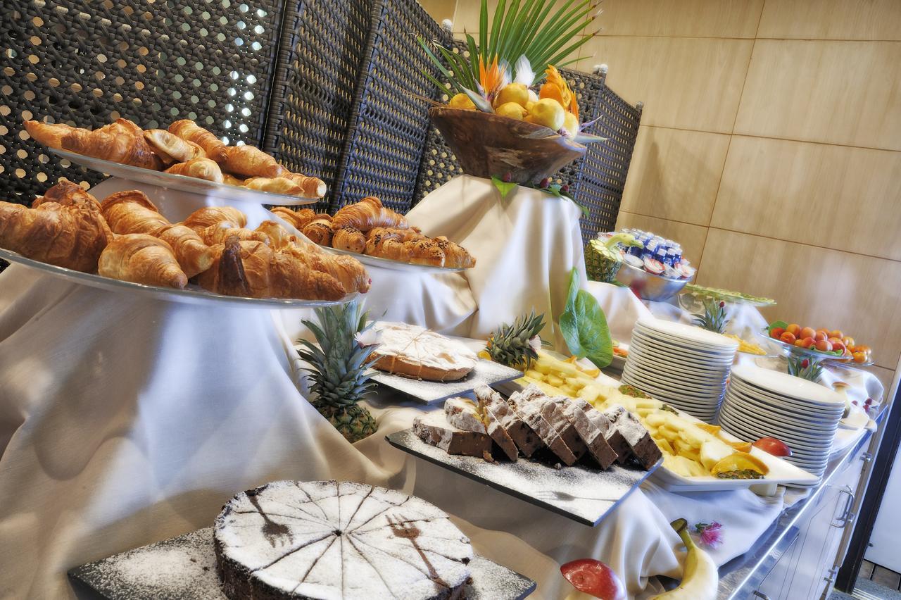 Mare Hotel Савона Екстериор снимка