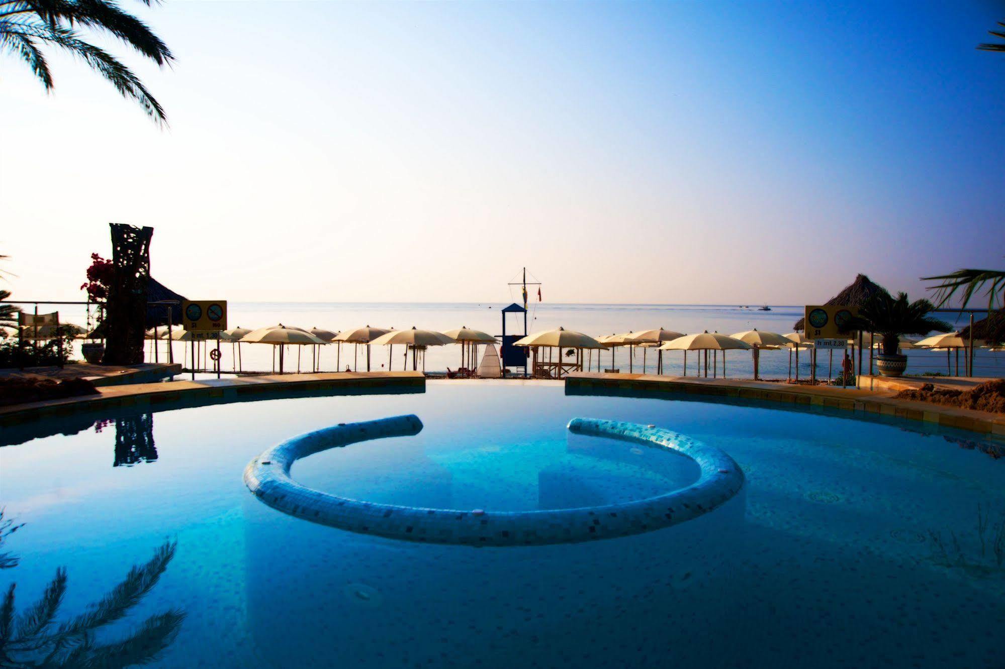 Mare Hotel Савона Екстериор снимка
